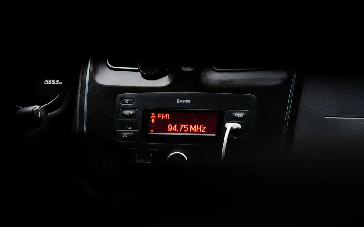 Car radio display night