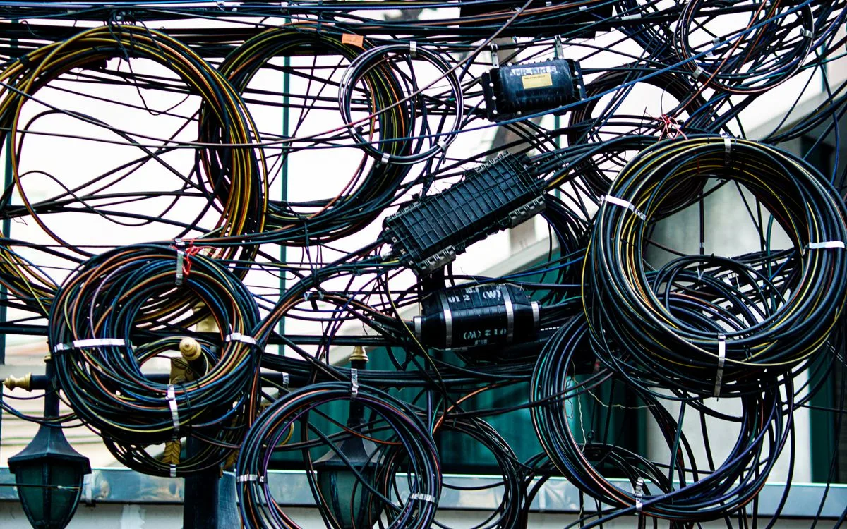 Tangled power cables